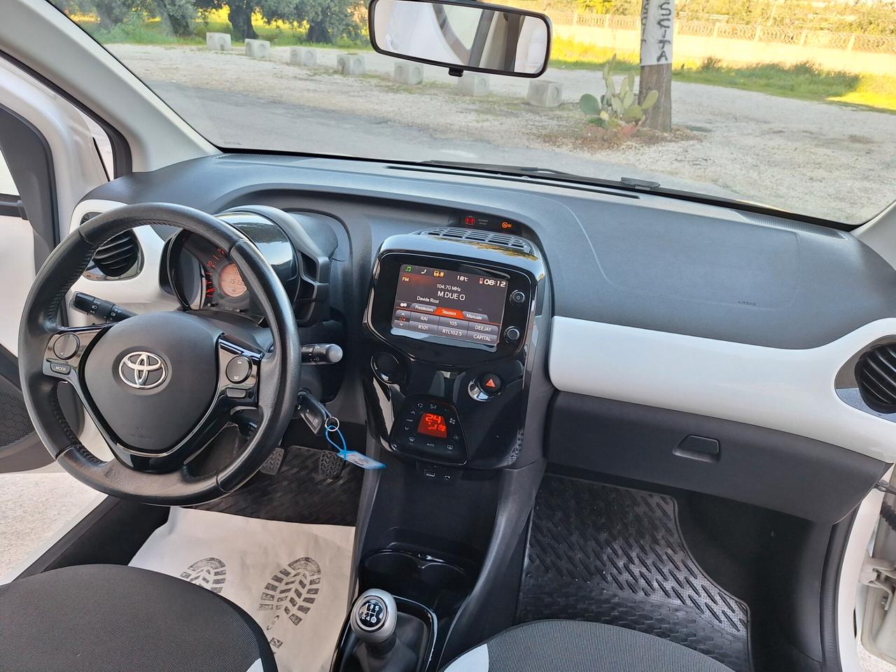 Toyota Aygo 1.0 69 CV 5 porte x-play RETROCAMERA FULL