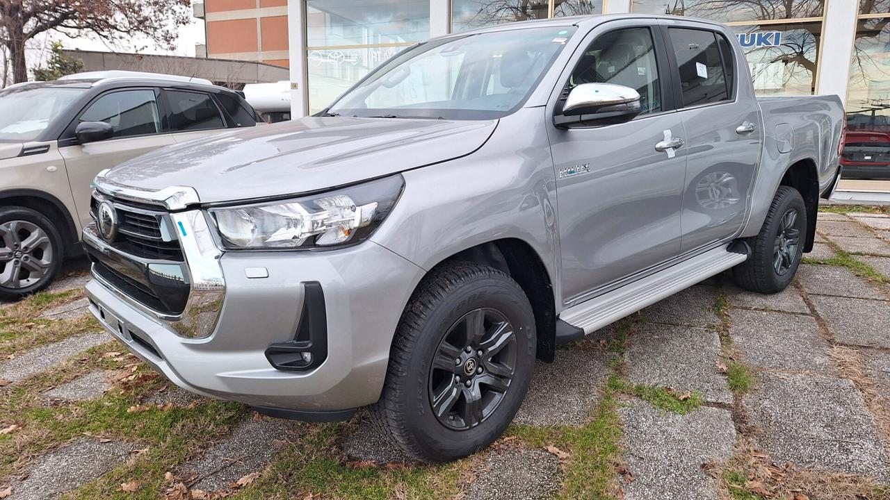 Toyota Hilux 2.8 D 4WD 4 porte Double Cab lounge