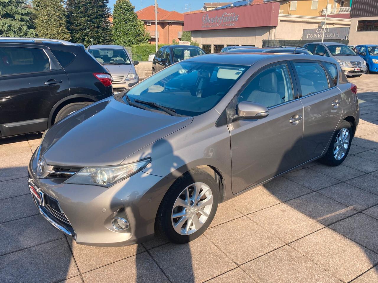 Toyota Auris 1.4 D-4D Lounge