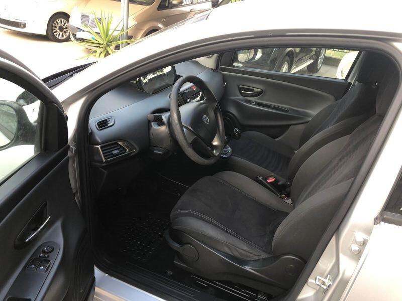 Lancia Ypsilon 1.3MJT 95CV anno 2015