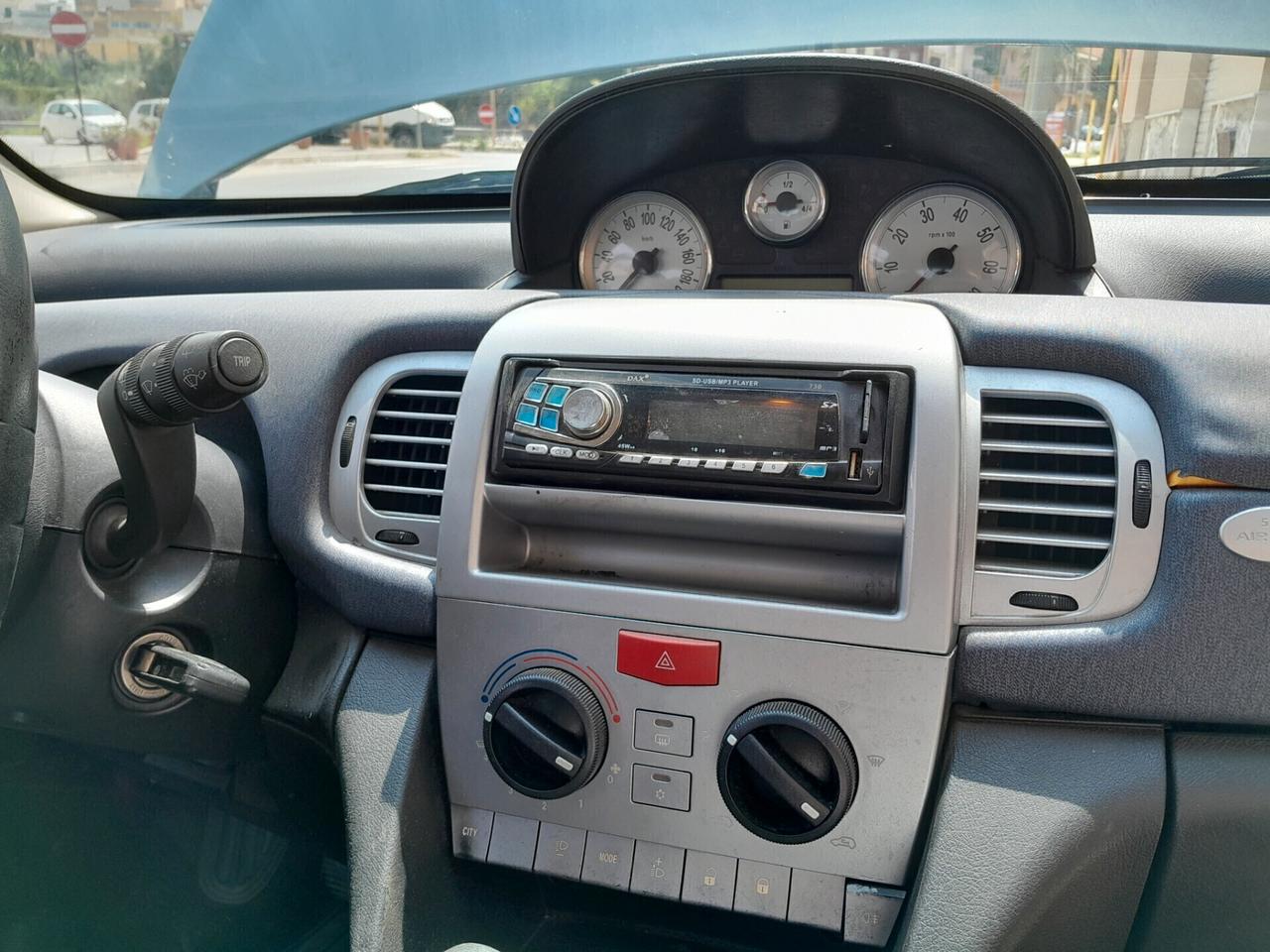 Lancia Ypsilon 1.2 Argento