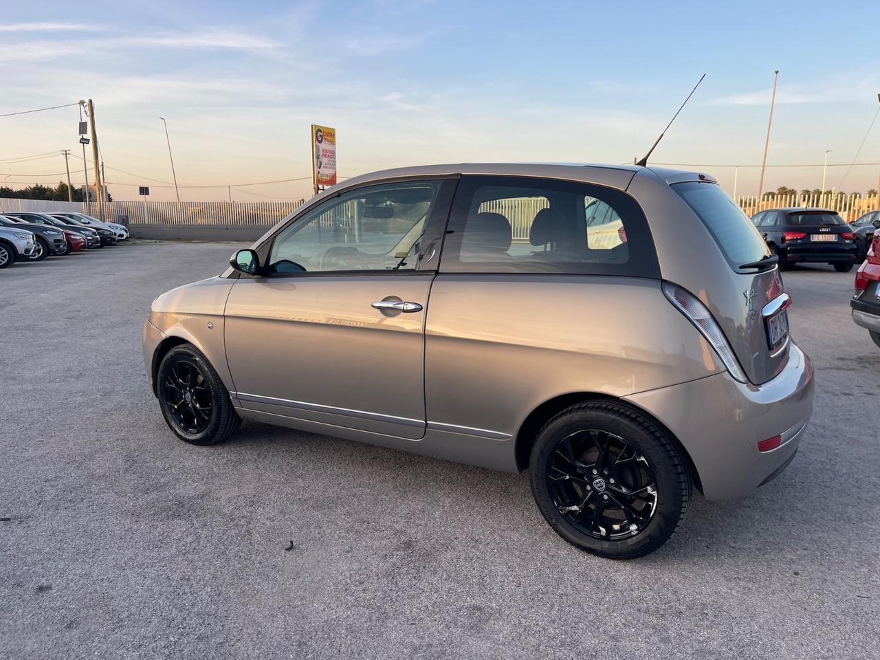LANCIA YPSILON 1.4 8V FULL TETTO IN VETRO MY07