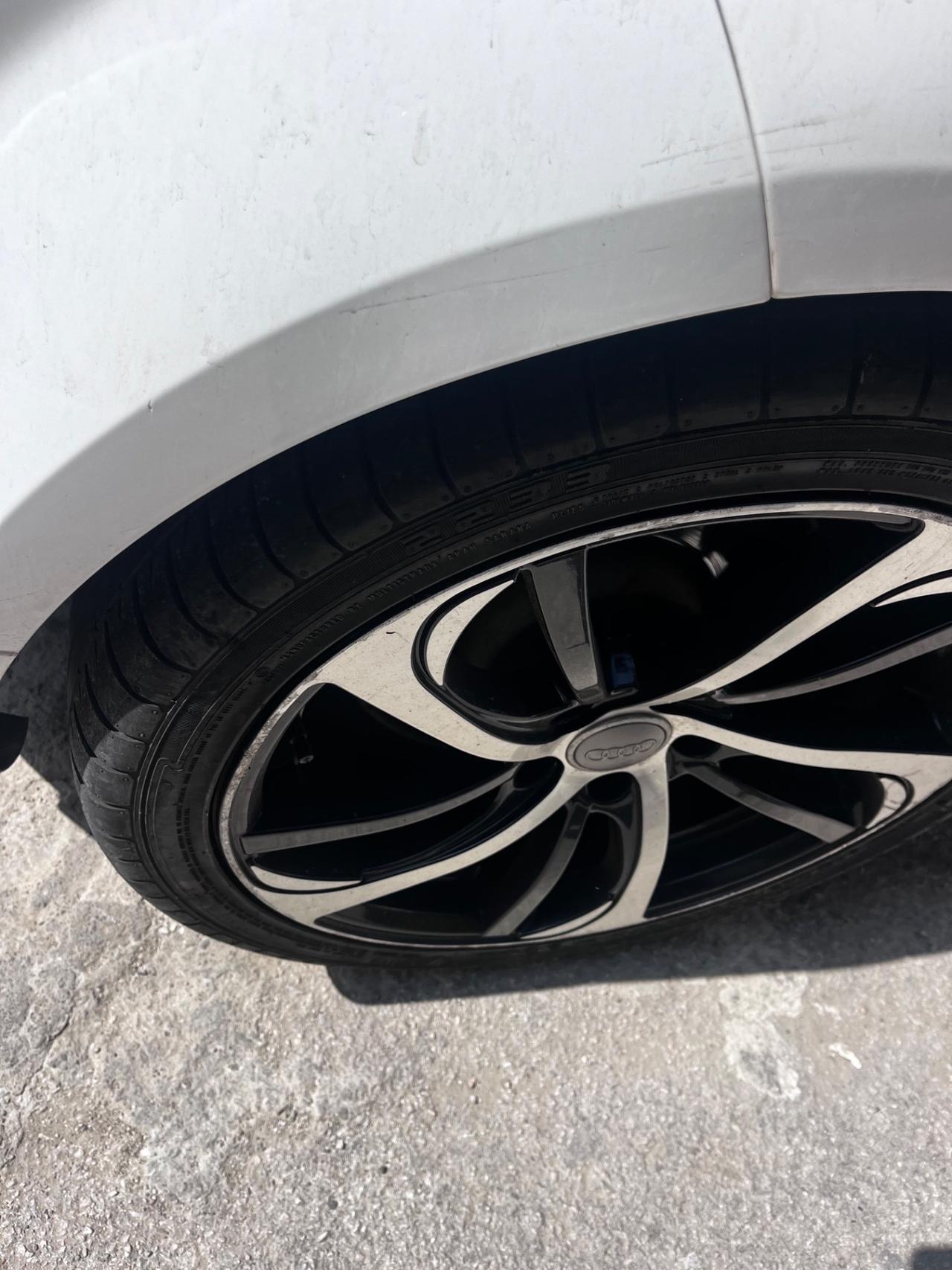 Audi TT 2.0 Tdi 170cv S-Line quattro full