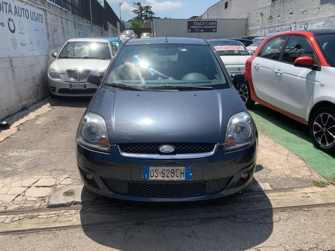 Ford Fiesta 1.4 16V 5p. Ghia