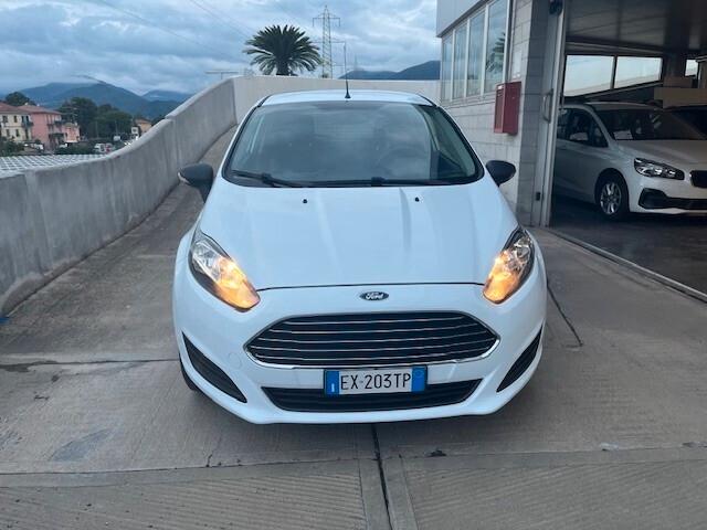 Ford Fiesta Autocarro