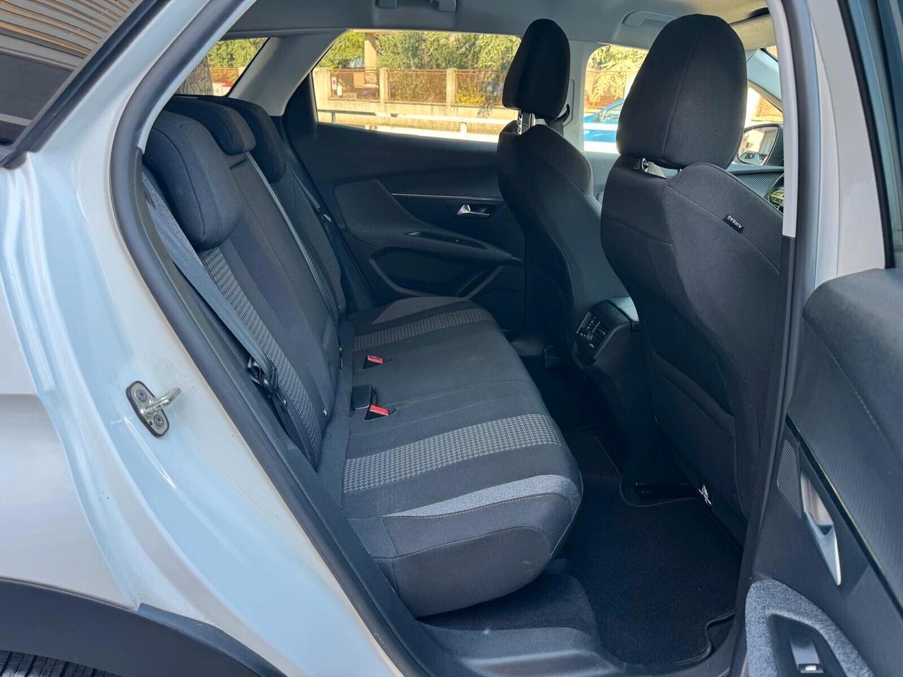 PEUGEOT 3008 BlueHDi 120cv S&S ALLURE
