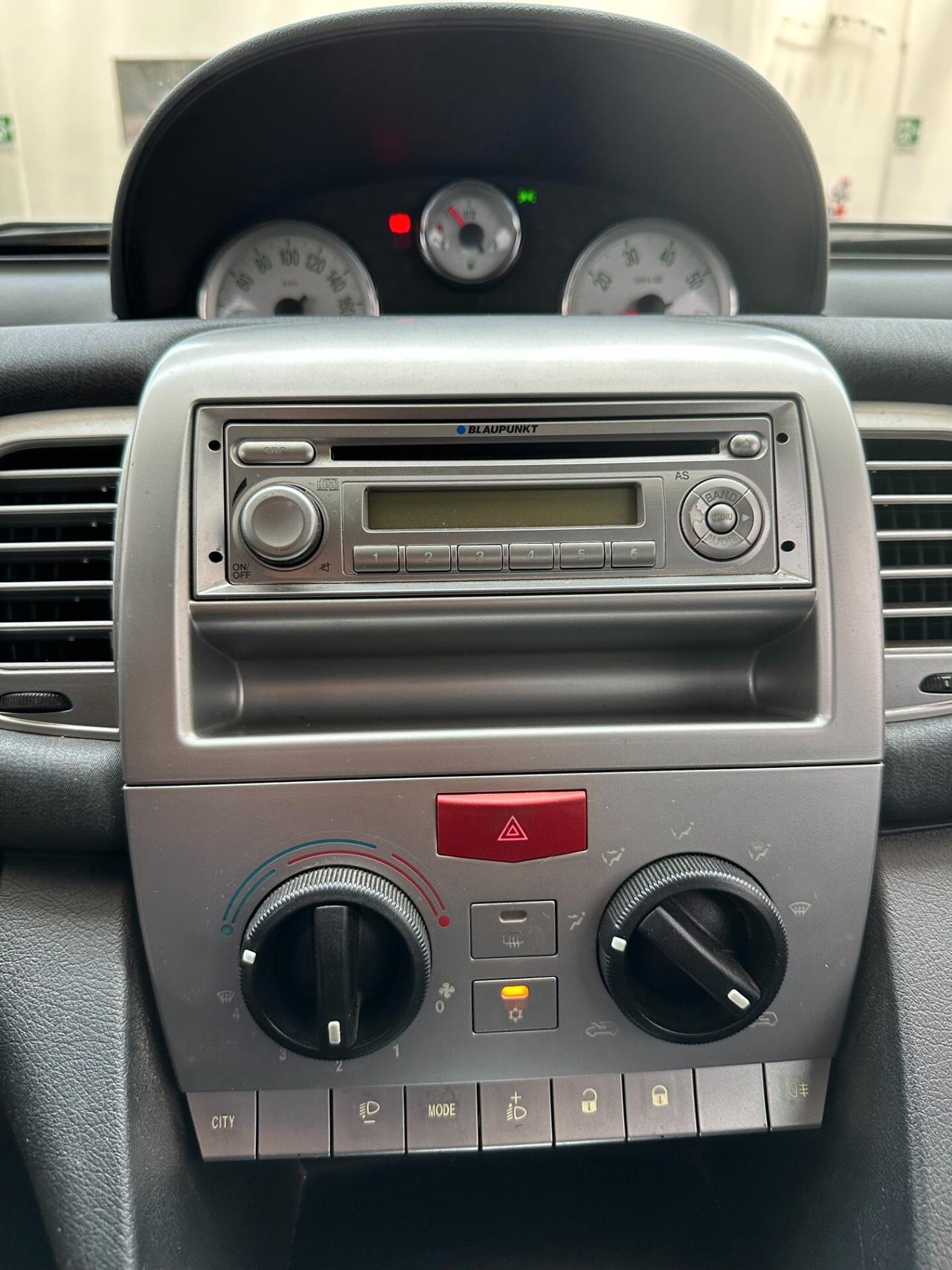 Lancia Ypsilon 1.2 Benz (Euro 4), ok neopat, uni propriet, impeccabile