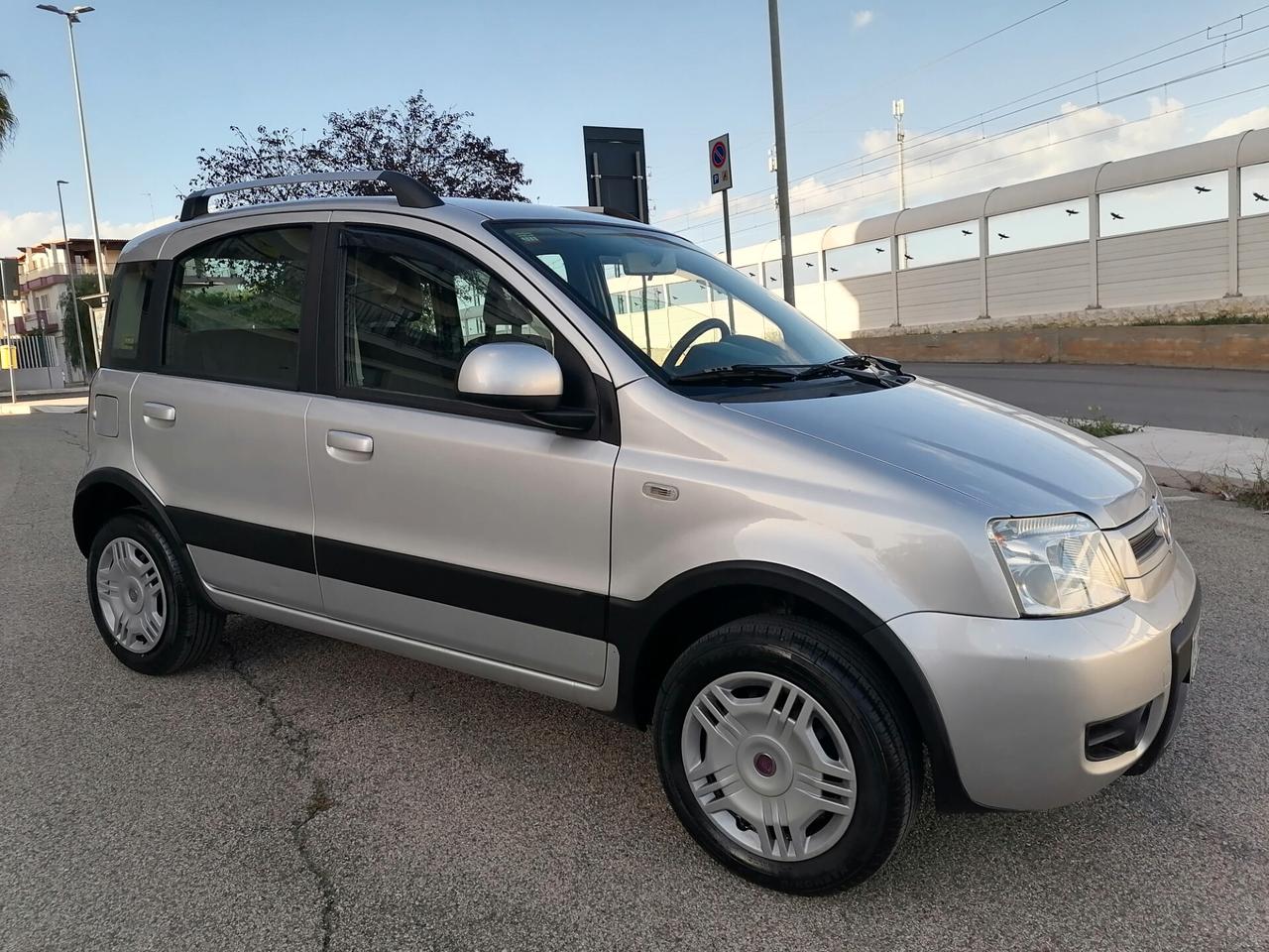 Fiat Panda 1.4 BENZ/METANO *128.000KM* 2011
