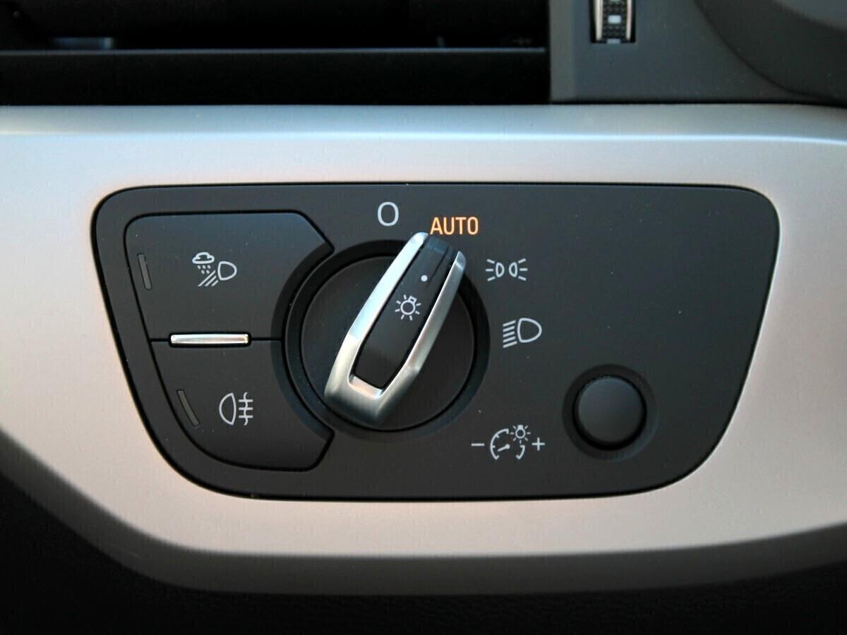 Audi A4 Avant 35TDI Stronic Led Cam PDC UNIPRO IVA DEDUCIB