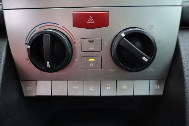LANCIA Ypsilon 1.2i 69CV 5Porte UniProprietario per NEOPATENTATI