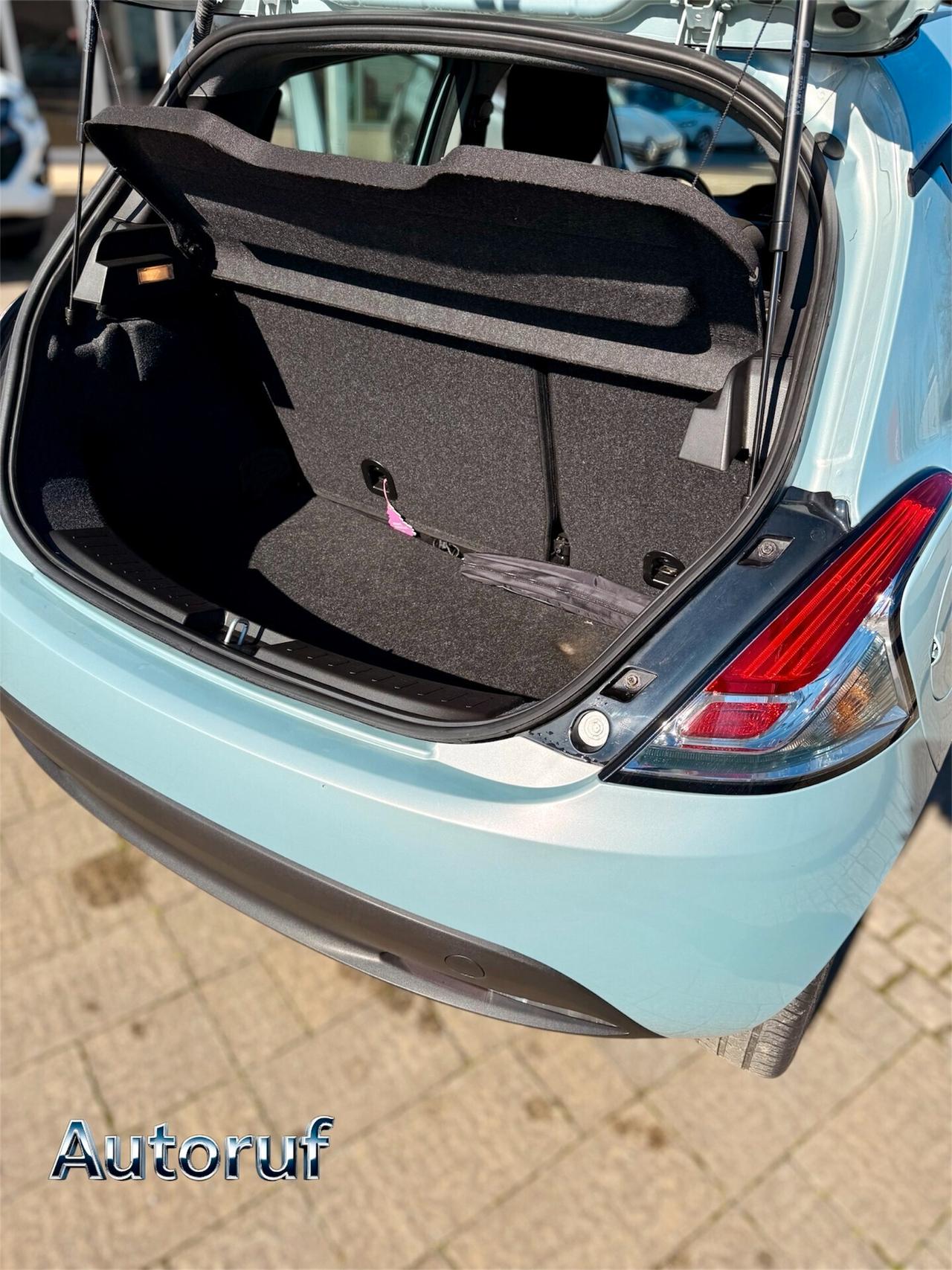 Lancia Ypsilon 1.0 FireFly 5 porte S&S Hybrid 2023