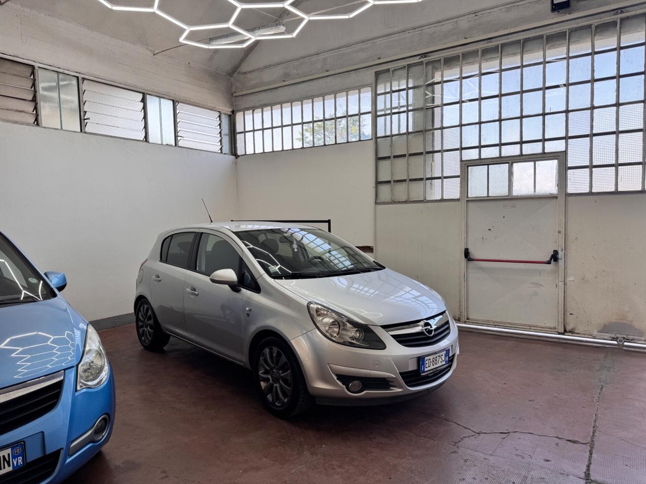 Opel Corsa 1.2 80CV 5 porte GPL-TECH Edition