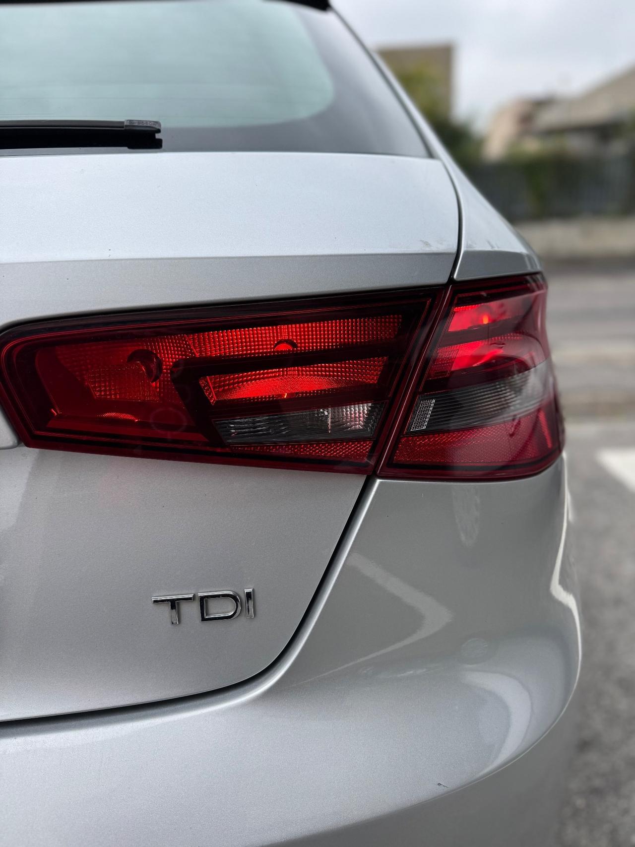 Audi A3 Cabrio 1.6 TDI 105 CV CR Ambition