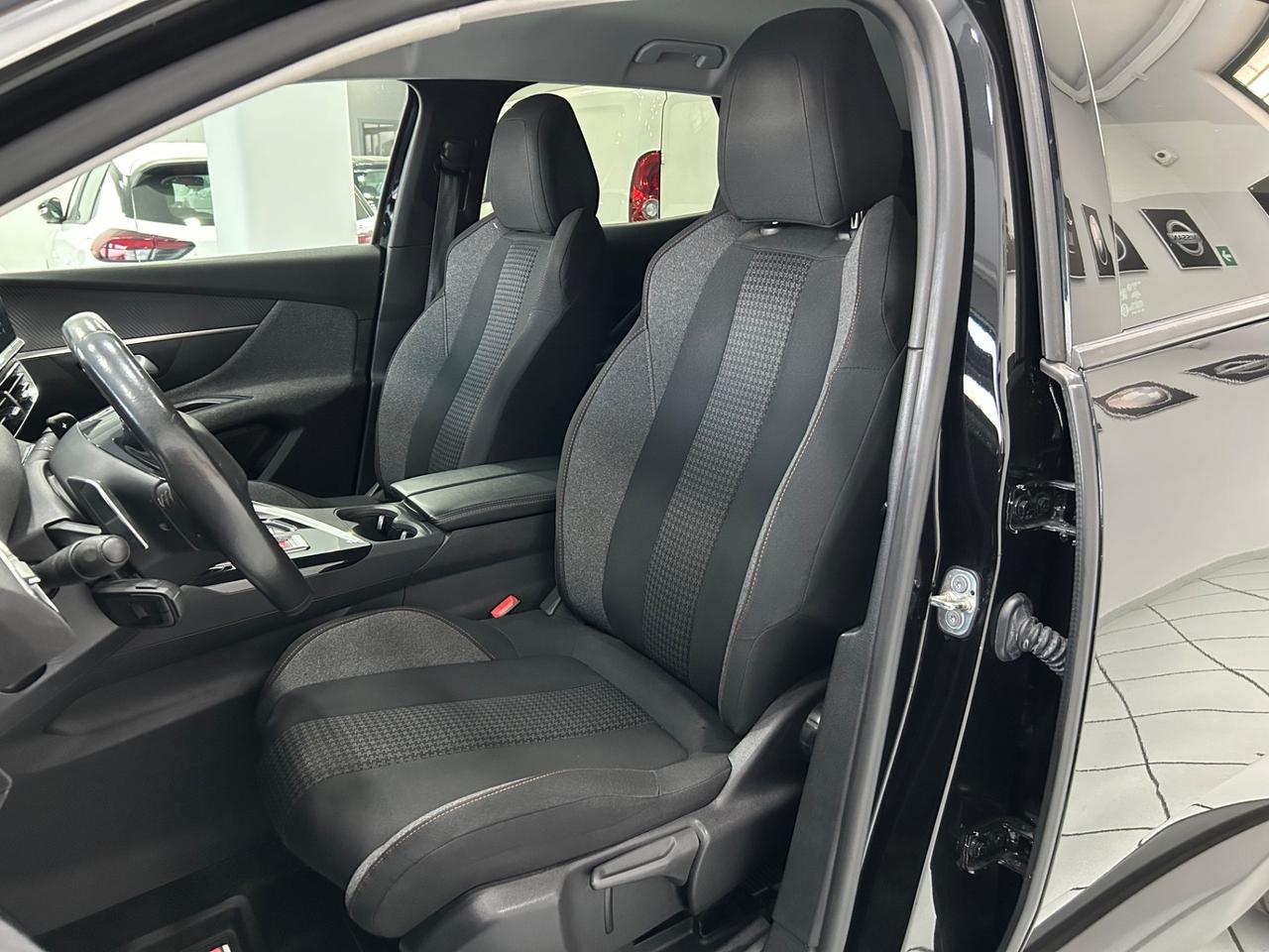 Peugeot 3008 BlueHDi 130 S&S EAT8 Allure