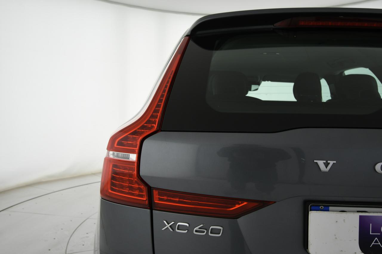 VOLVO XC60 2.0 b4 Momentum Pro awd auto CAMERA+APP CONNECT