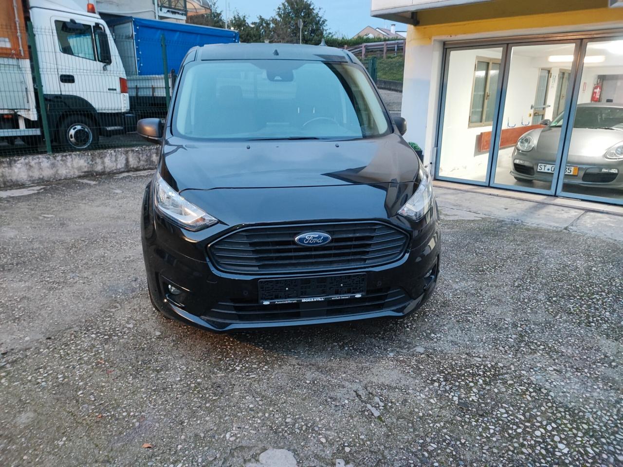 Ford Grand Tourneo Gancio Traino 7 Posti Euro 6