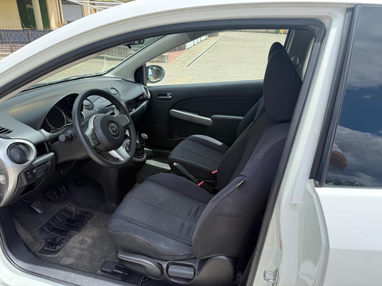 Mazda2 1.3 16V 86CV neopatentato