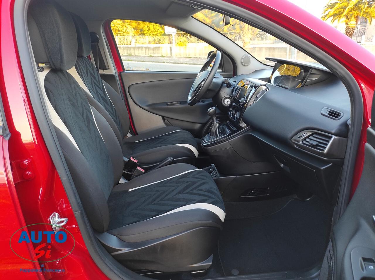 Lancia Ypsilon 1.3 Mjet - 95cv NEOPATENTATI