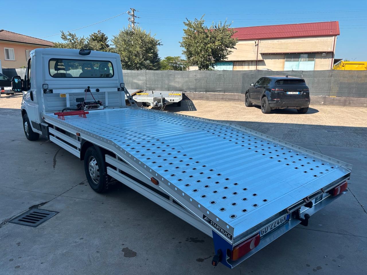 CARROATTREZZI Patente B - 1500 Kg Portata