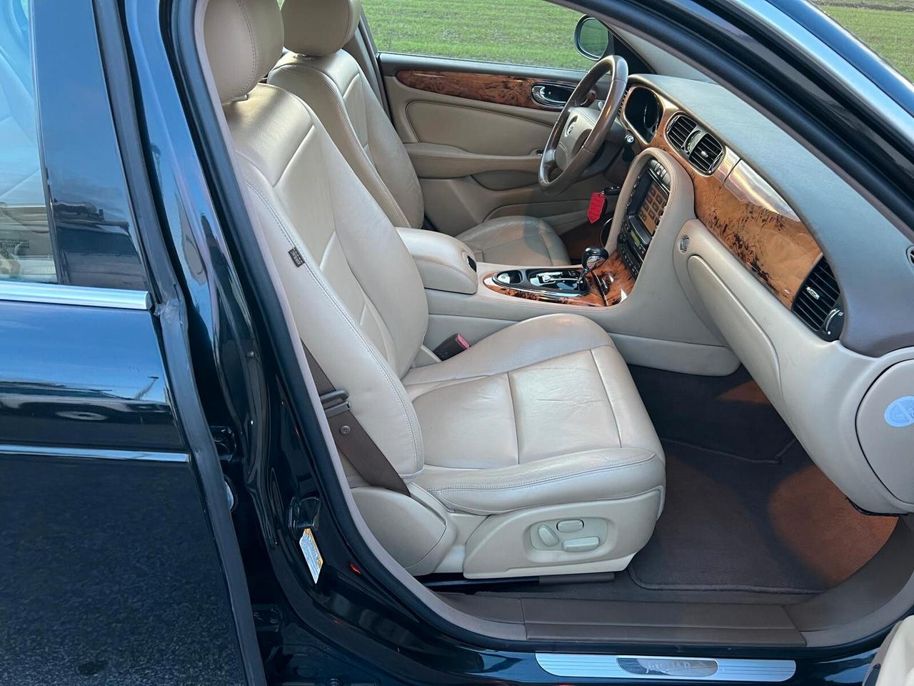 Jaguar XJ 2.7 D V6 cat Executive