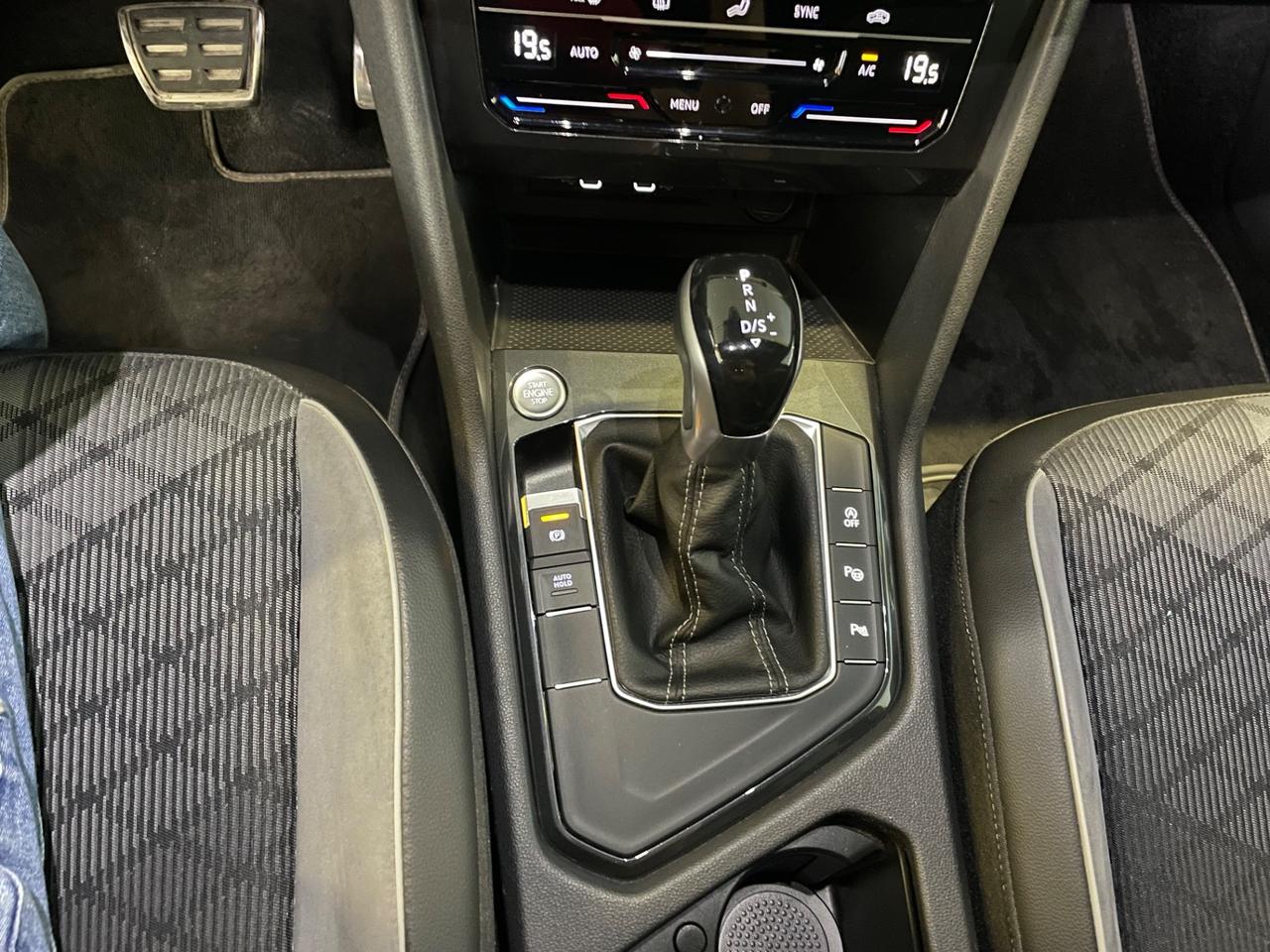 Volkswagen Tiguan 2.0 TDI 150 CV SCR DSG R-Line Black Telec.