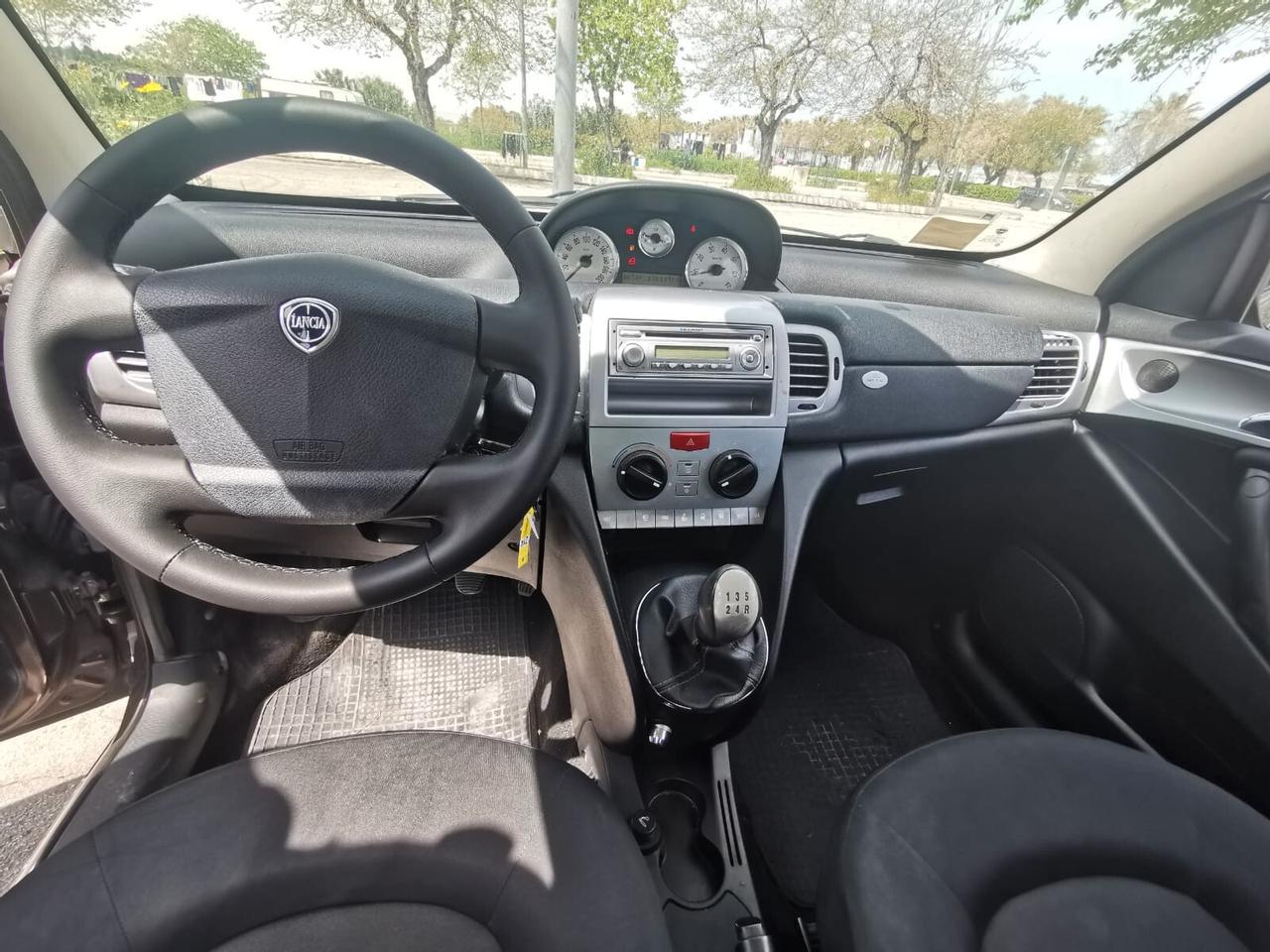 Lancia Ypsilon 1.3 MJT 75 CV DIVA - 2011
