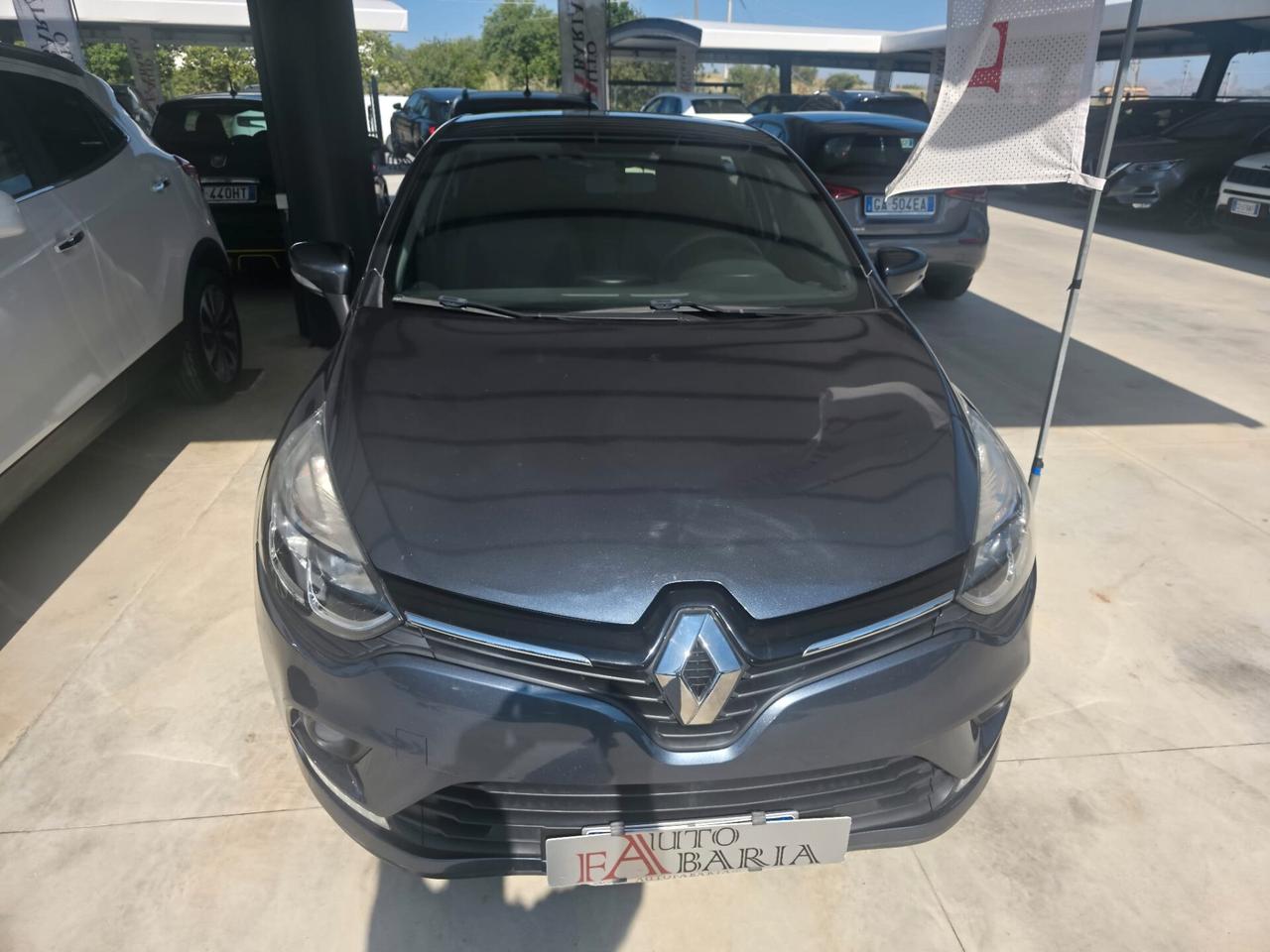Renault Clio dCi 8V 75 CV 5 porte Moschino Life