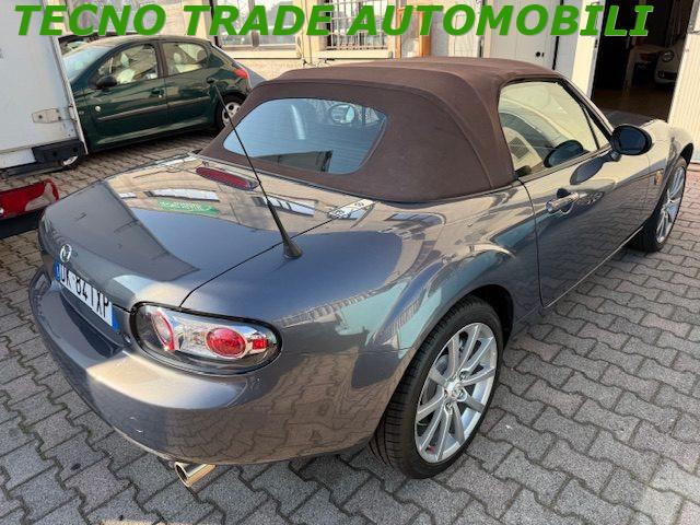 MAZDA MX-5 Roadster 2.0L 16V Wind