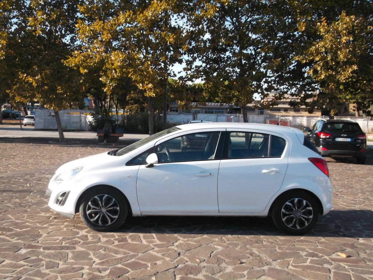 Opel Corsa 1.2 GPL 5P. Neopatentati 2012
