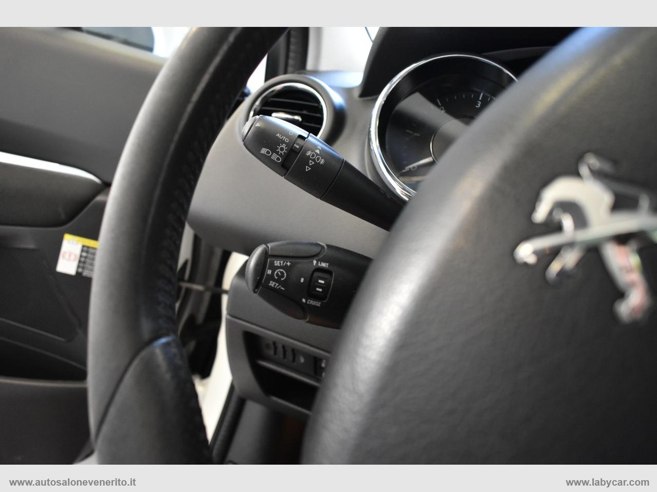 PEUGEOT 5008 BlueHDi 120 S&S Allure