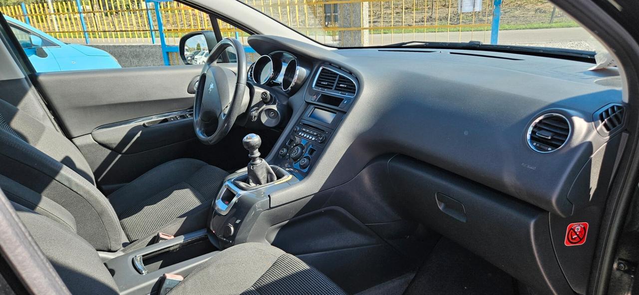 Peugeot 5008 1.6 HDi 112CV Active