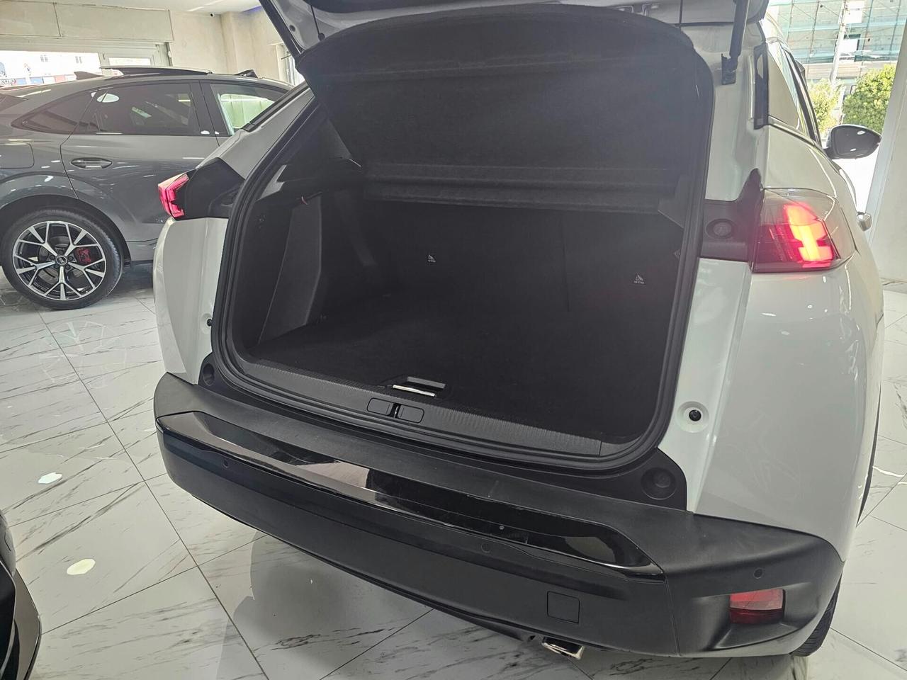 NUOVA PEUGEOT 2008 ALLURE PACK BICOLOR EDITION 1.5 BLUEHDI 131CV EAT8 F1