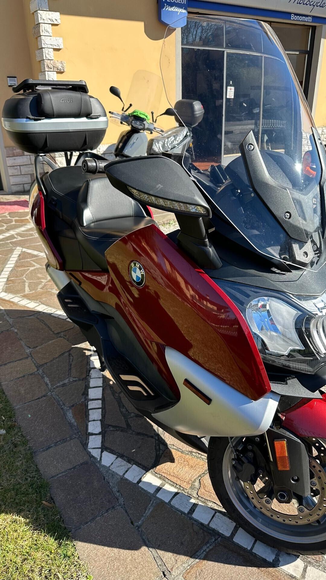 Bmw C 650 GT con bauletto