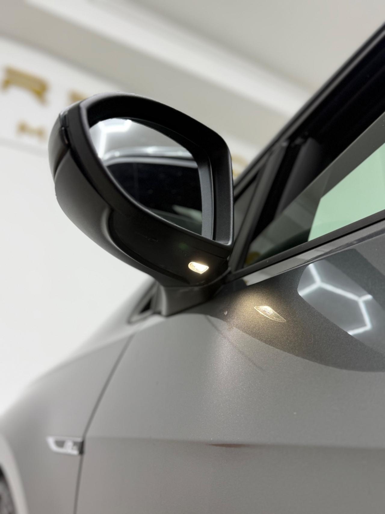 Volkswagen Golf 1.6 TDI 110 CV DSG R Line Italiana