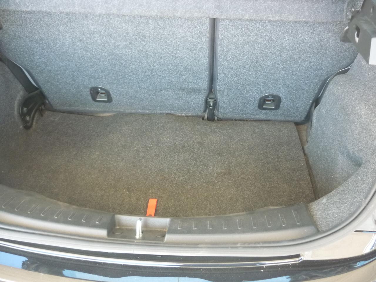 Lancia Ypsilon 1.2 69 CV 5 porte Silver GPL