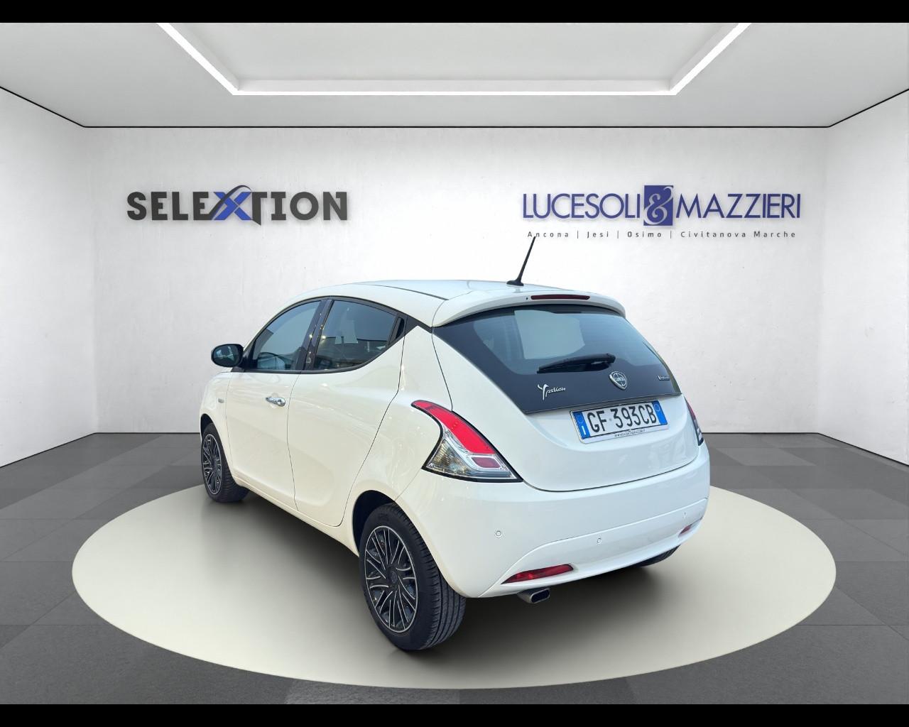 LANCIA Ypsilon 3ª serie - Ypsilon 1.0 FireFly 5 porte S&S Hybrid Ecochic Gold