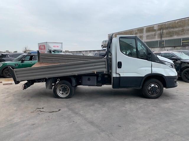 Iveco Daily Con Cassone Ribaltabile