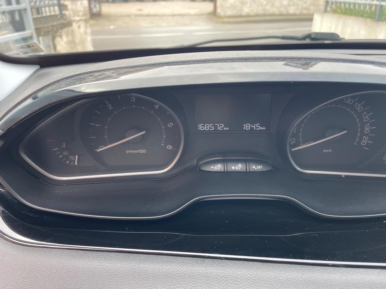 Peugeot 208 BlueHDi 75 5 porte Allure