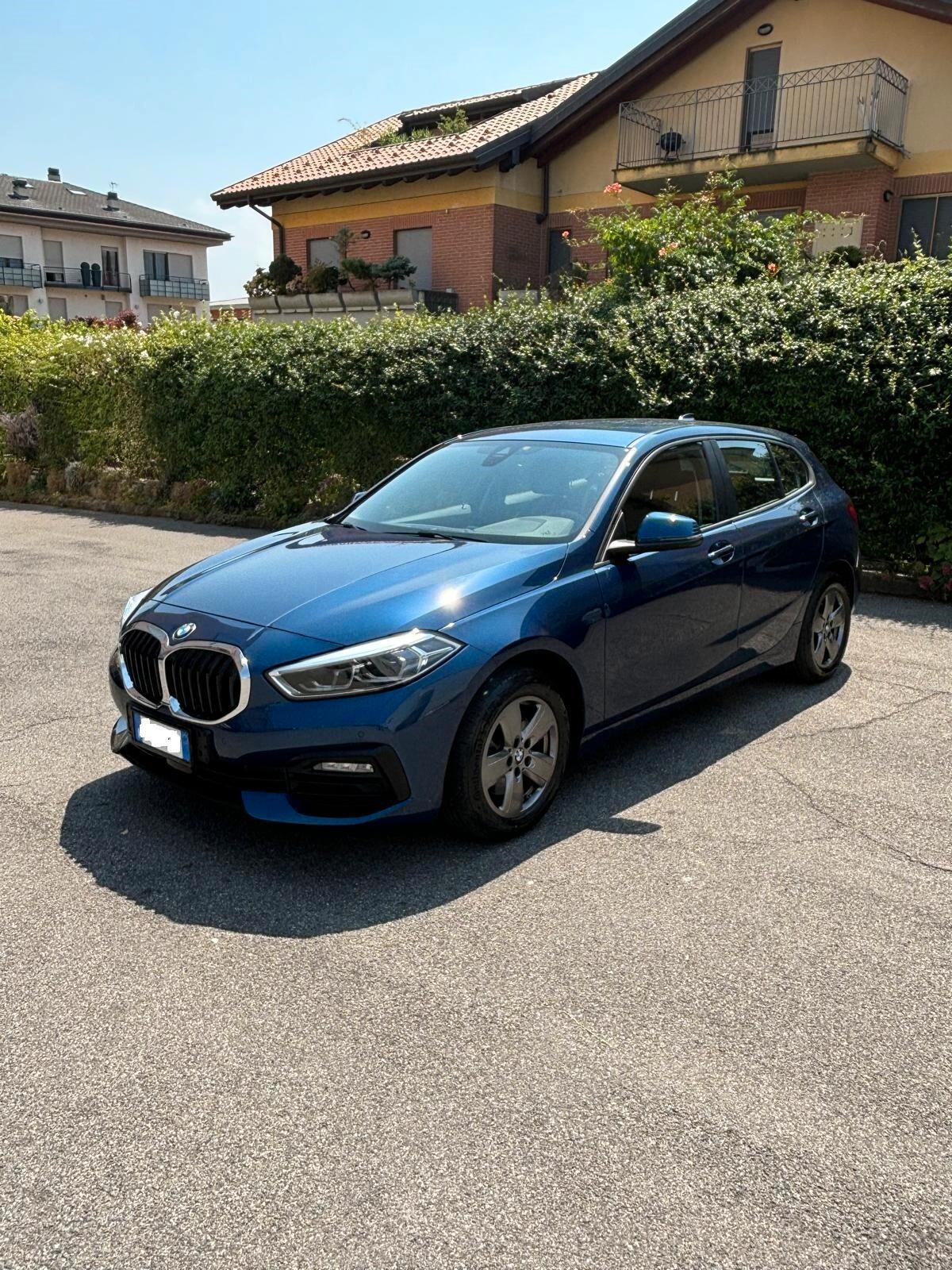 Bmw 116 116d 5p. Advantage