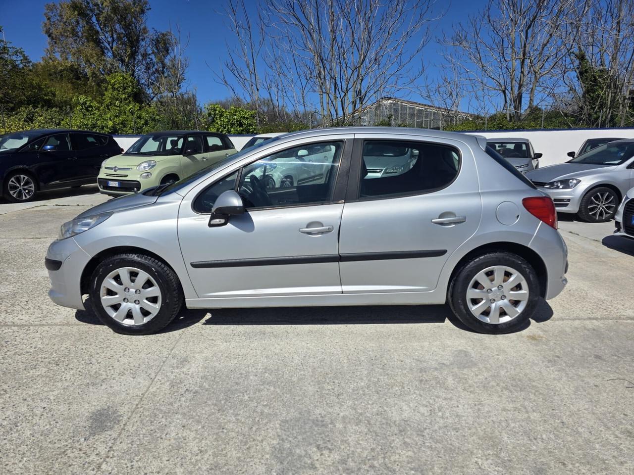 Peugeot 207 1.4 HDi 70CV 5p. XT