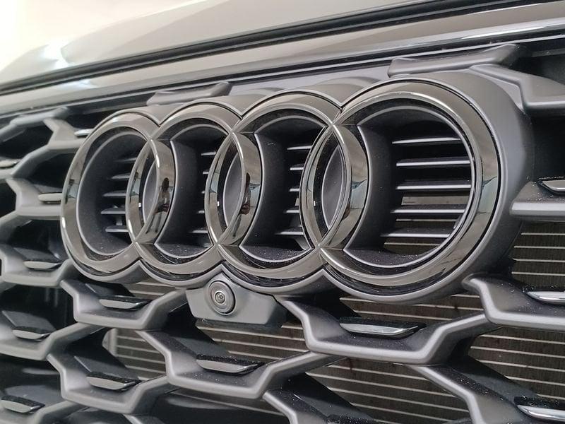 Audi Q3 2019 Sportback Diesel Sportback 40 2.0 tdi Identity Black quattro 193