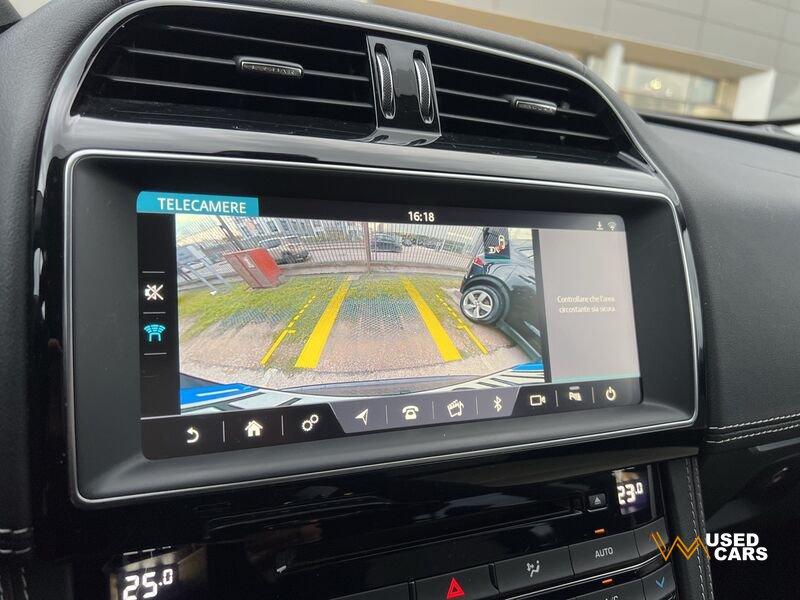 Jaguar F-Pace 2.0d 180 CV AWD aut. Prestige