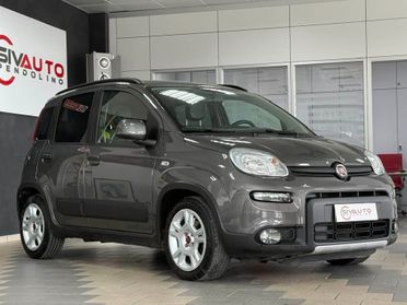 Fiat Panda 1.0 FireFly S&S Hybrid City Life con comandi al volante