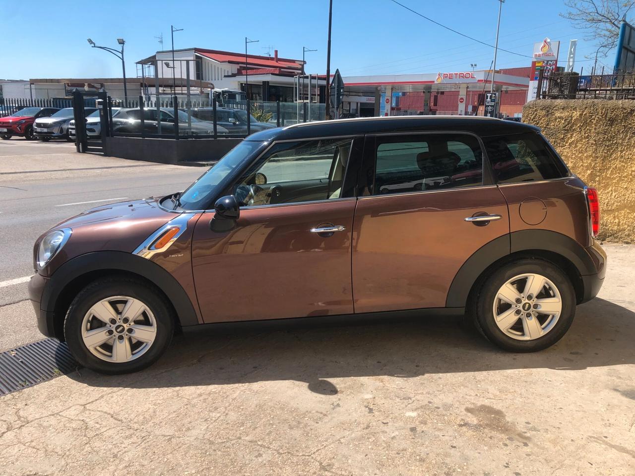 MINI COUNTRYMAN 1.6 DIESEL 110CV – 2016 FULL OPTIONAL – GARANTITA 12 MESI