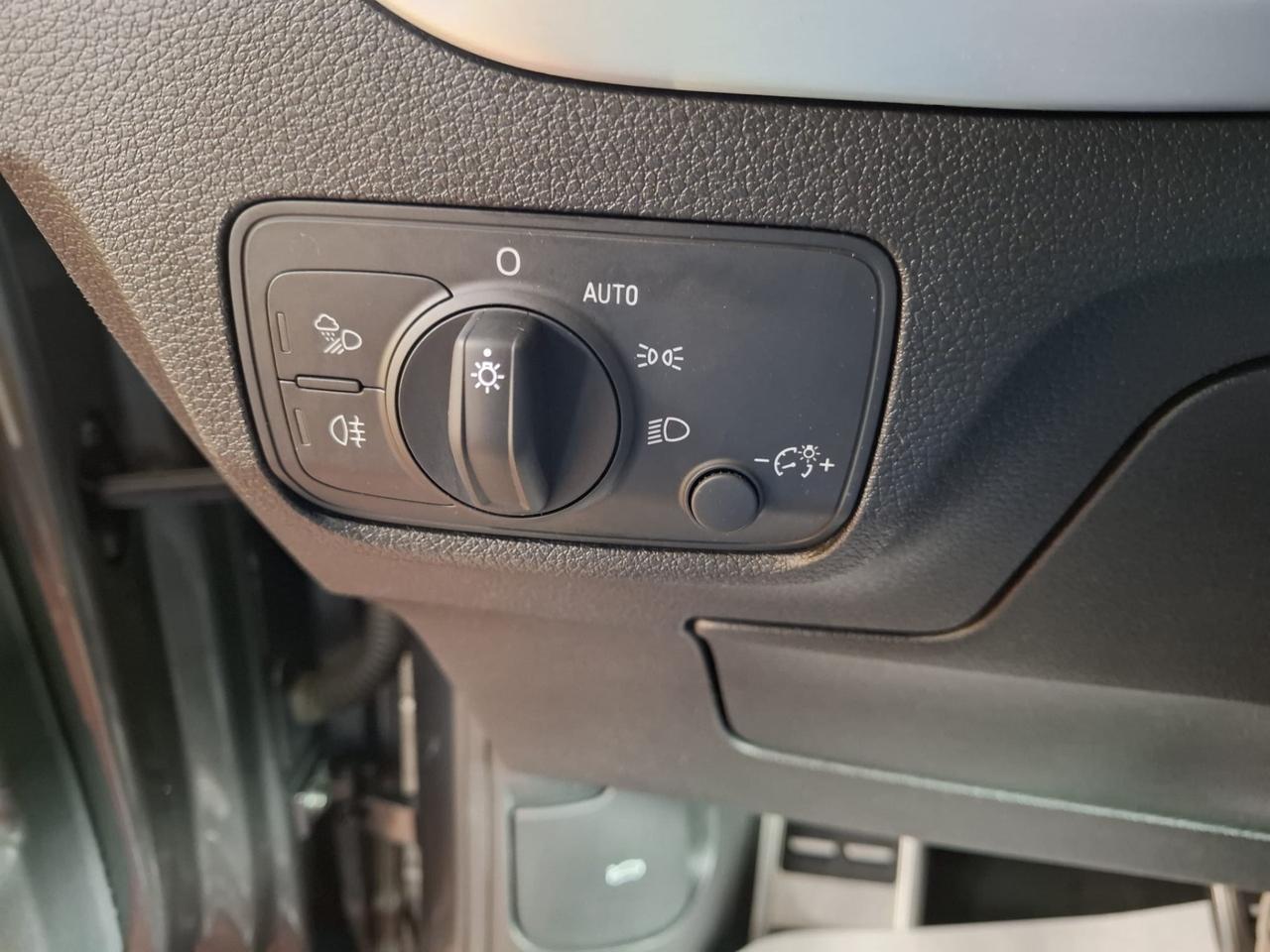 Audi Q2 30 TDI S tronic Identity Black full optional