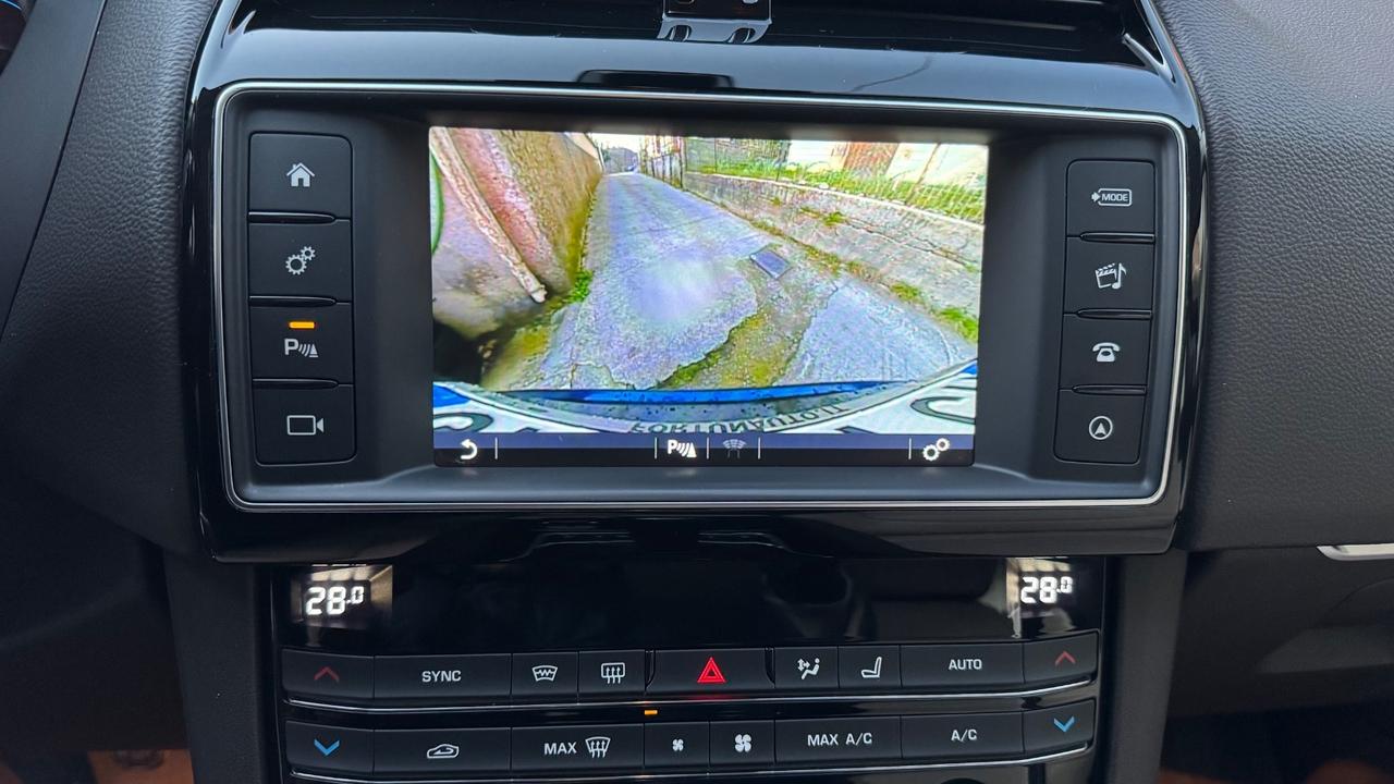 Jaguar F-Pace 2.0 D 163 CV Prestige