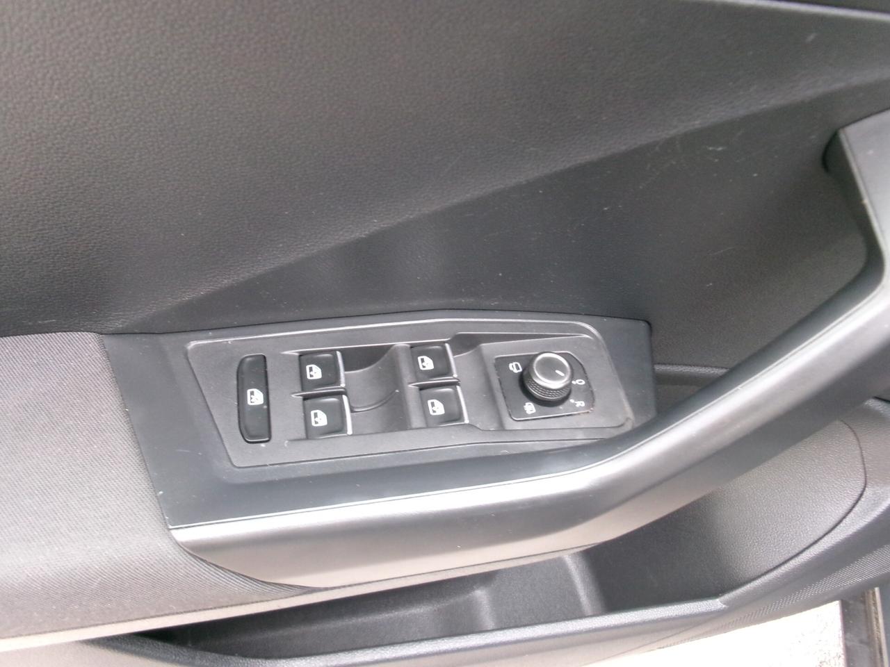 Volkswagen T-Roc 1.6 TDI 115CV E6D ADVANCED MANUALE KM CERTIFICATI