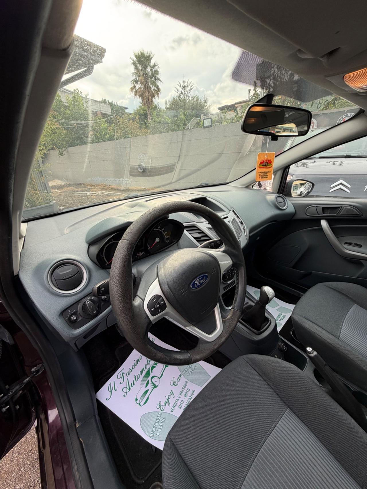 Ford Fiesta 1.4 16V 5p. Bz.- GPL Titanium Bs.