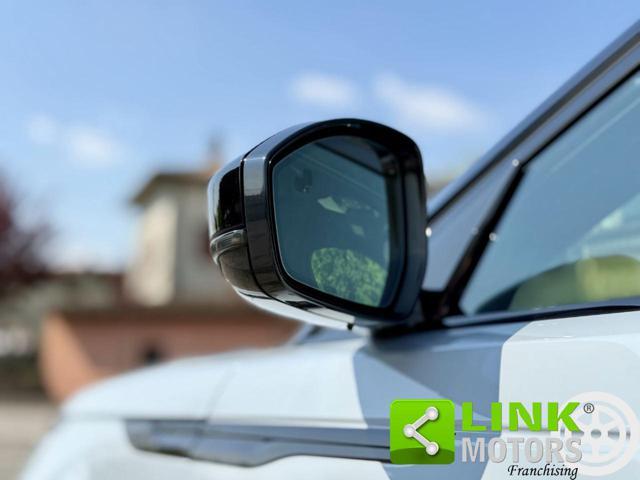 LAND ROVER Range Rover Velar 3.0i MHEV R-DYNAMIC HSE