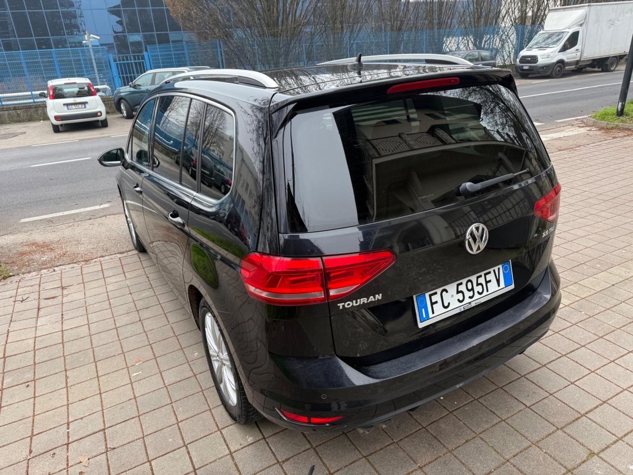Volkswagen Touran 2.0 TDI 150 CV SCR DSG Executive BlueMotion Tech.